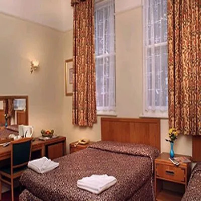 Channins Hounslow Hotel 2*,