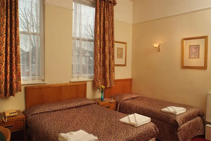 Channins Hounslow Hotel
